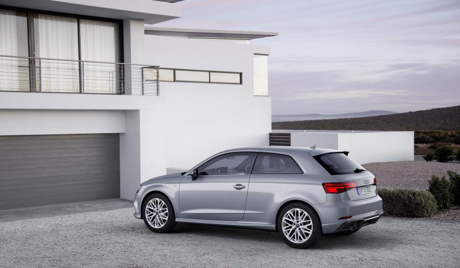  Audi A3 2.0 TDI Quattro S-Line (8V) 2016 года  (фото 3 из 18)